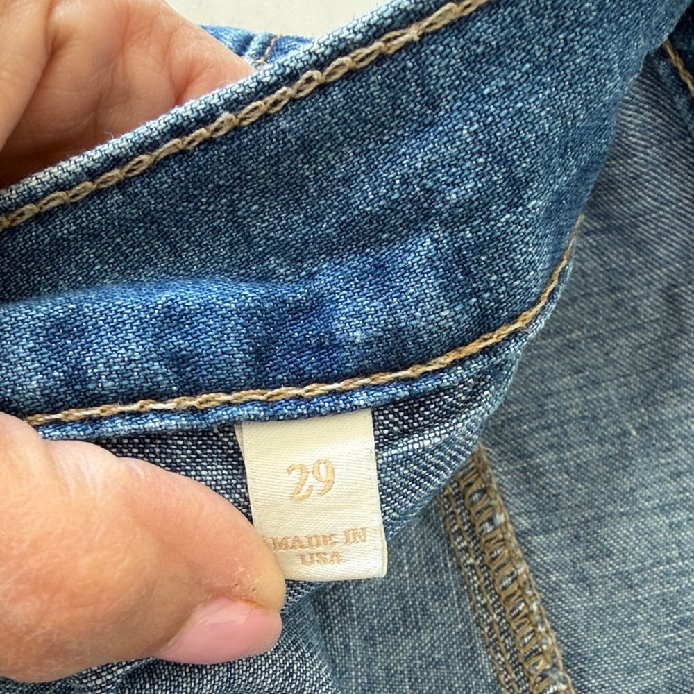 TWP Jetties Mid-Rise Barrel-Leg lightweight denim in Vintage Wash 29 - Picture 7 of 7
